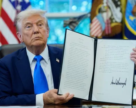 Trump Signs Proclamation Introducing Annual $100,000 Fee on Work Visas